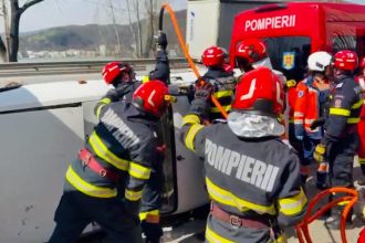Exercitiu complex de interventie pe drumuri organizat de pompierii din Mehedinti