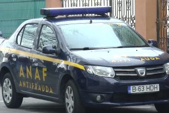 Fiscul informeaza clientii firmelor cu datorii Antreprenorii se plang de masuri abuzive