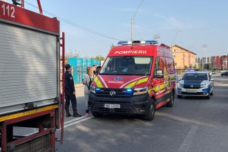 Accident pe bulevardul Mihai Viteazul din Severin o soferita a fost transportata la spital