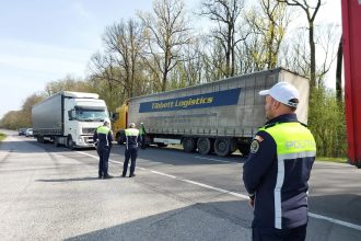 Raid de amploare pe drumurile din Mehedinti zeci de soferi si au pierdut permisul intr o singura zi