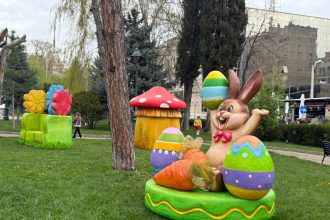 Targul de Paste din Severin incepe pe 4 aprilie parade teatru si jocuri pentru copii langa Fantana Cinetica