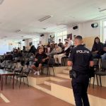 Tinerii soferi din Orsova recompensati pentru responsabilitate lectii practice de siguranta rutiera