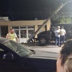 Accident in cartierul Schela din Severin un sofer de 71 de ani a lovit un stalp de iluminat cu masina