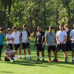 Din dragoste pentru fotbal a aparut o fapta buna peste 2300 de lei transformati in hrana pentru cainii din Adapostul Drobeta