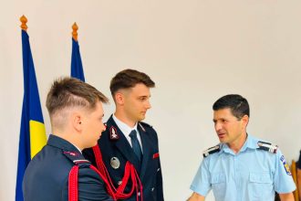 Doi tineri ofiteri au depus juramantul militar la ISU Mehedinti Seful de promotie al Facultatii de Pompieri isi incepe cariera la Drobeta Turnu Severin