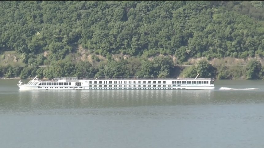 Dunarea continua sa aiba un debit foarte scazut Restrictiile de navigatie sunt mentinute la Portile de Fier II