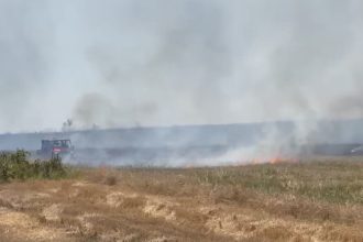 incendiu de vegetatie uscatain magheru pompierii din drobeta turnu severin intervin cu doua autospeciale si un atv