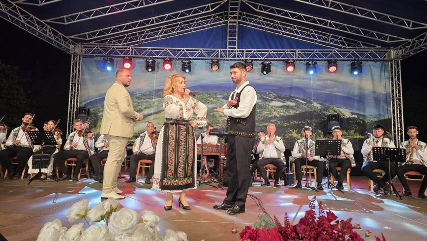 ponoarele a fost capitala folclorului romanesc festivalul a premiat marii castigatori