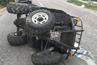 ATV a intrat într-un magazin din Bădițești; un bărbat a fost rănit