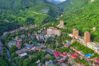 Bilete de tratament 2026: Stațiuni pentru pensionari și cum obții un loc