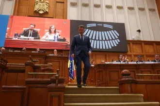Guvernul Mureșan a fost demis prin vot. Grindeanu susține că PSD vrea să guverneze