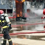 Incendiu la fabrica de celuloză din Severin. Pompierii luptă cu ultimele focare