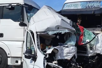 Patru mașini implicate într-un accident grav pe DN 6, la Vălișoara