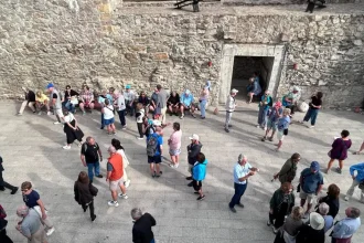 Personaje istorice prind viață în Cetatea Medievală. Elevii, beneficiarii proiectului