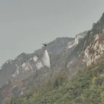 140 de oameni și două Black Hawk luptă cu incendiile din Domogled – Valea Cernei