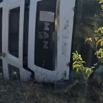Autotren răsturnat pe Dealul Colibași. Intervin pompierii și SMURD