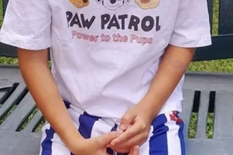 La 6 ani, Kevin Nicolas se luptă cu un cancer rar. Familia are nevoie de ajutor
